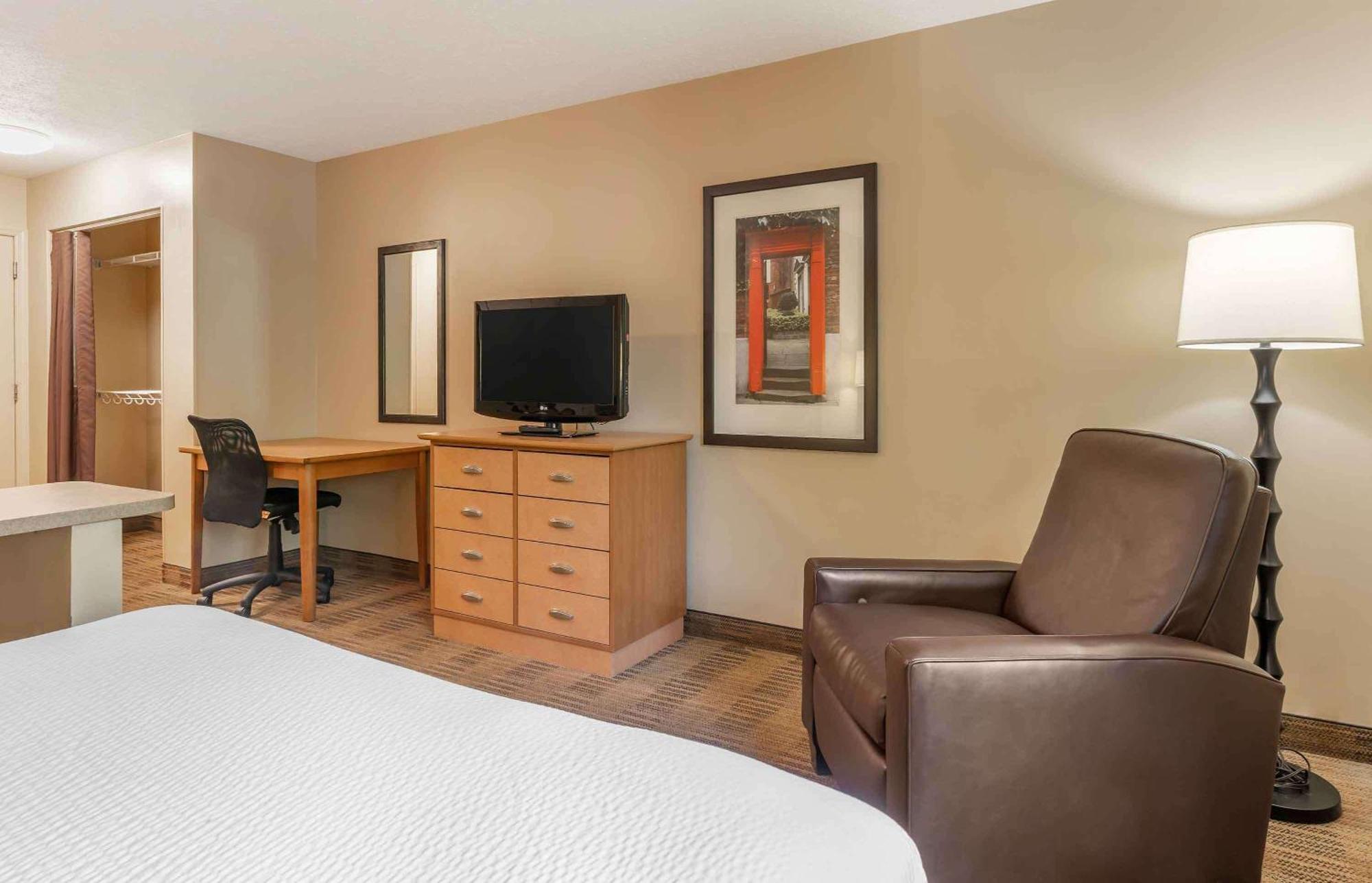 Extended Stay America Suites - Wichita - East Buitenkant foto