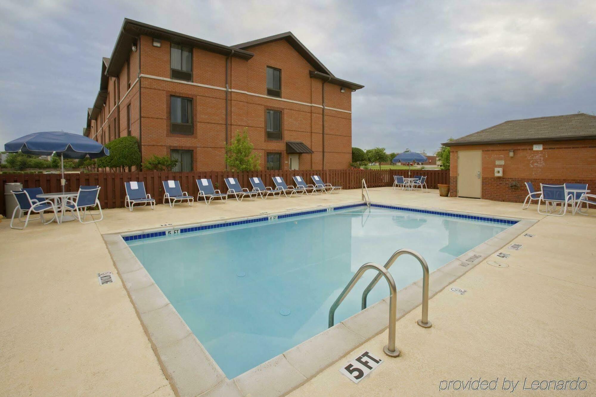 Extended Stay America Suites - Wichita - East Buitenkant foto